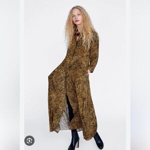 Elegant Gold Patterned Maxi Dress